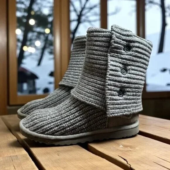UGG Classic Cardy Knit Boots Gray Women’s Size 6