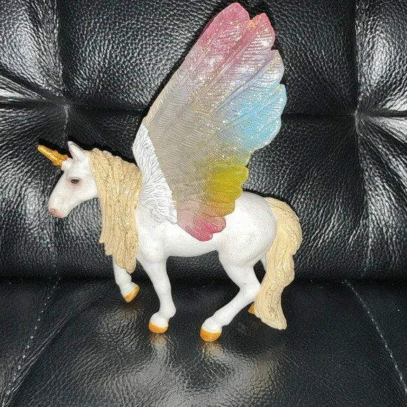 Schleich D-73527 Rainbow Fairy Magical Mystical Unicorn Pegasus Figure Wings