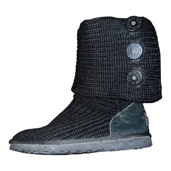 ▶️ UGG ◀️ Women's Classic Cardy. Size 7