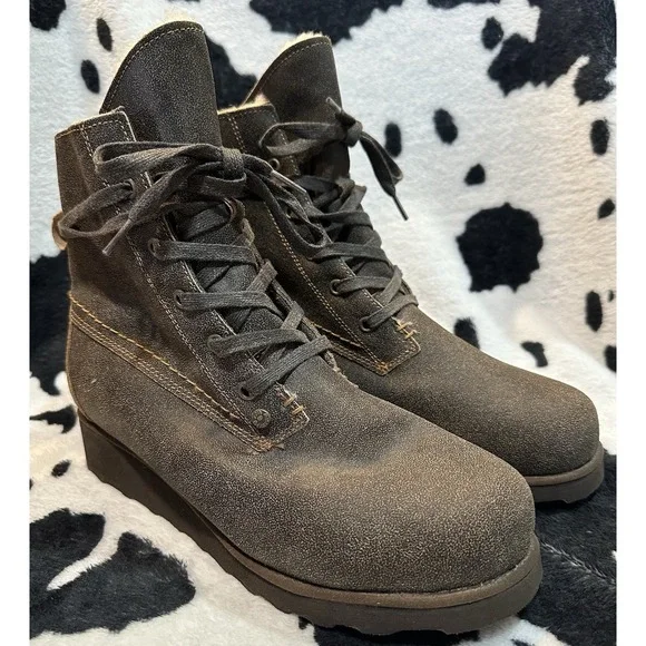 Bearpaw Women's Krista WIDE‎ Wedge Boots Size 10 - Chesnut Distressed