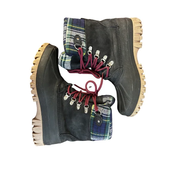 Women's J.Crew Navy/Plaid Perfect Winter Boots Size 9