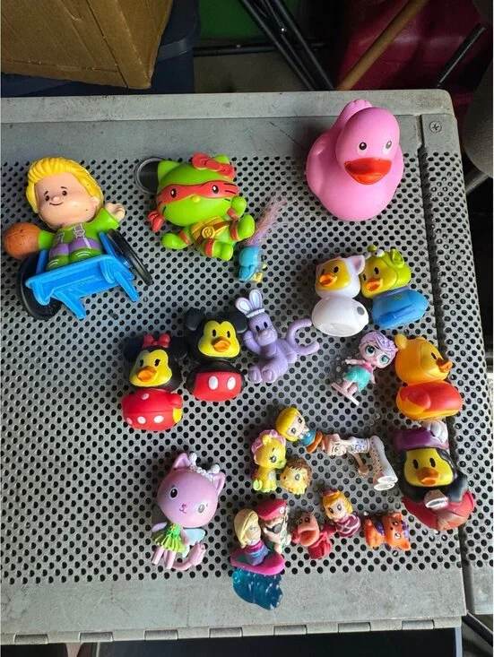 LOT OF DISNEY DUCKS LOL SURPRISE MINIATURE KIDS TOYS