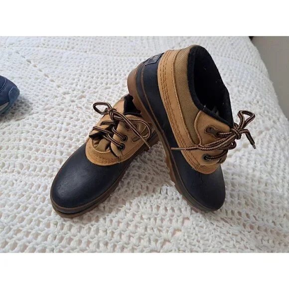 Vintage Bass Women's Size 6M Low Thermolite ONTARIO Duck Boots Navy Blue/Tan