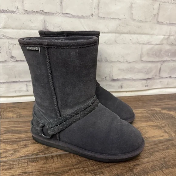 Bearpaw Adele Gray Suede Boots Size 7 Faux Fur Lining‎ Braided Strap Buckle