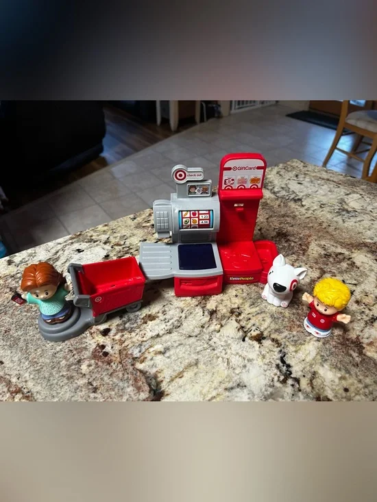 Fisher-Price Little People Target Shopping 5 Pc Playset: includes mystery item