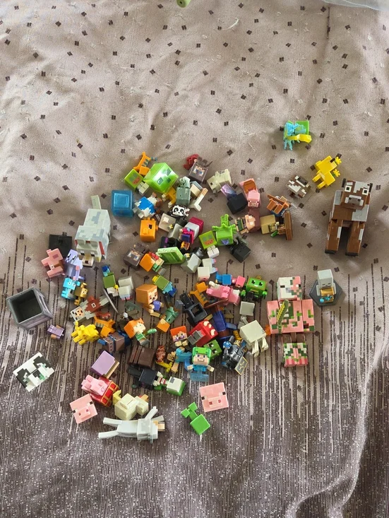 Minecraft Block-Style Mini Figures Assortment - Multicolor