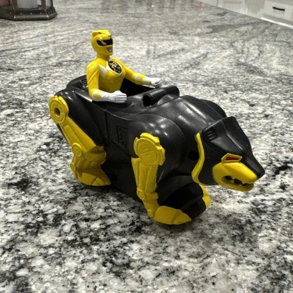 McDonalds Mighty Morphin Power Ranger Happy Meal Toy Yellow Bear Ninjazord‎