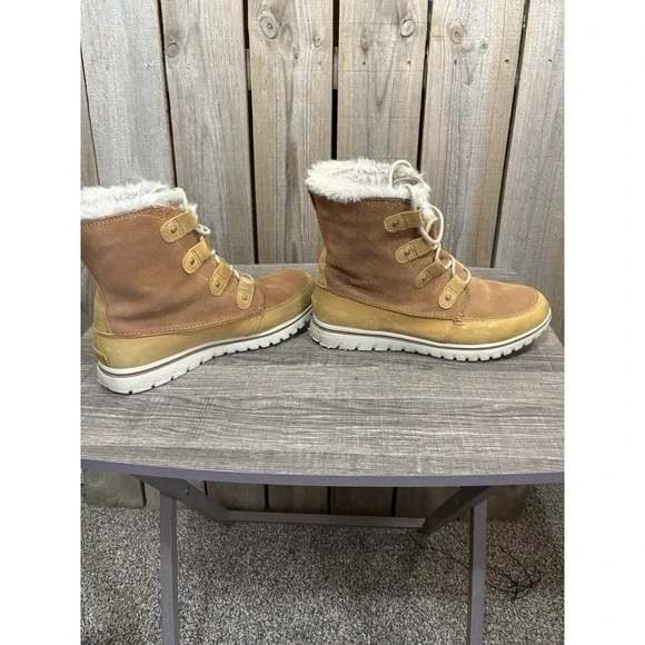 Womens Sorel Explorer Joan Tan Suede Faux Fur Lace Up Mid Winter Boots Size 10 M