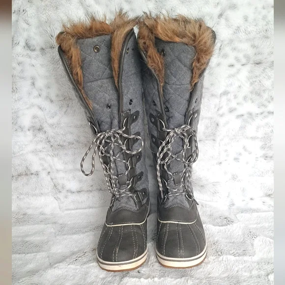 Global Win Quilted gray fur warm tall Duck Boot winter Snow boots. Size 8.5.