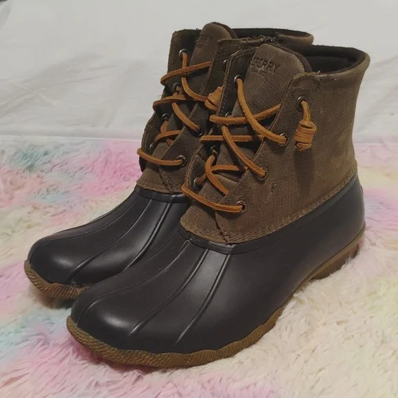 (X-102) SALE! Sperry Saltwater Duck Boots Sz.8 Hardly Worn