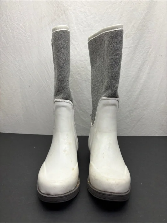 UGG White & Gray Tall Rain Boots, SZ 8 women’s, 1(BA)