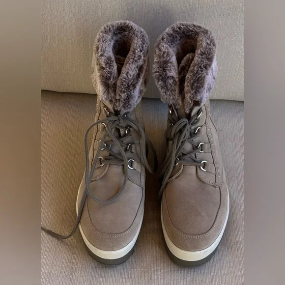Cougar Grey Vanetta Suede Fur-Lined Winter Boots, size 11