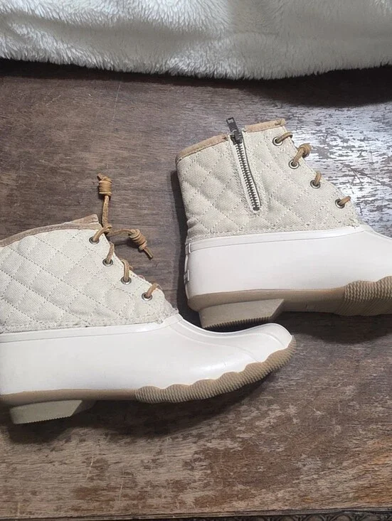 Sperry Quilted Cream and Tan Lace-Up Waterproof Duck Boots