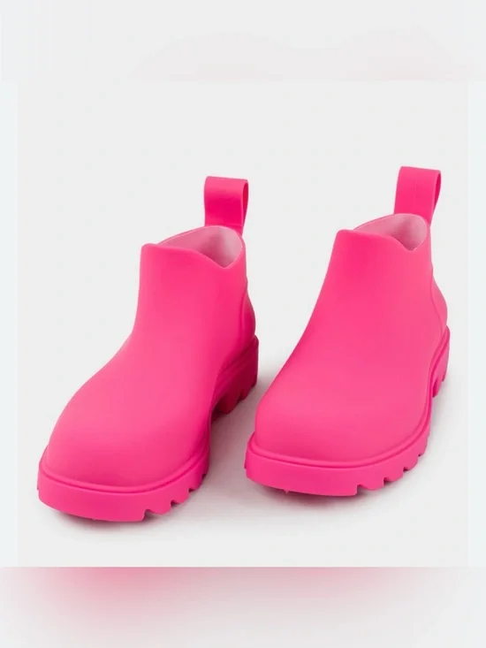 FREE PEOPLE HIGH STREET RAIN BOOT DRAGON FRUIT SIZE 9