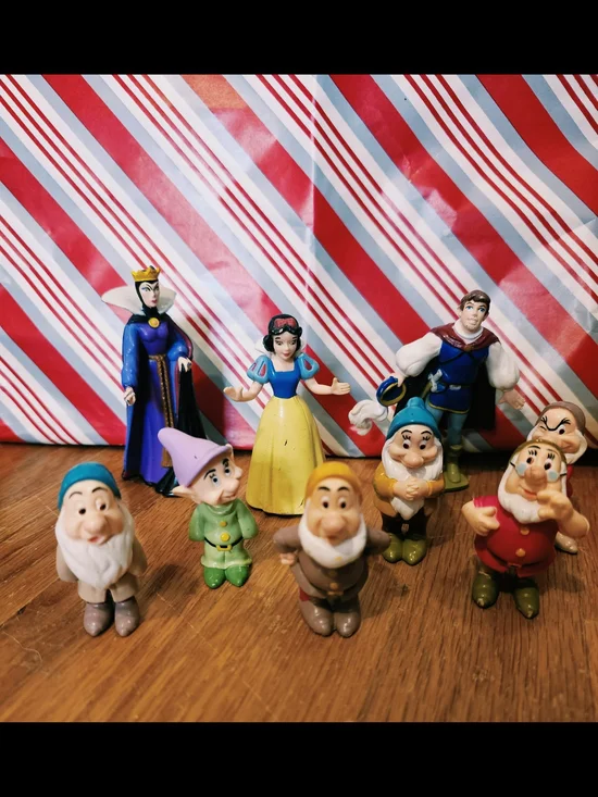 Vintage Disney Snow White & Seven Dwarfs 1993 PVC Figurines
