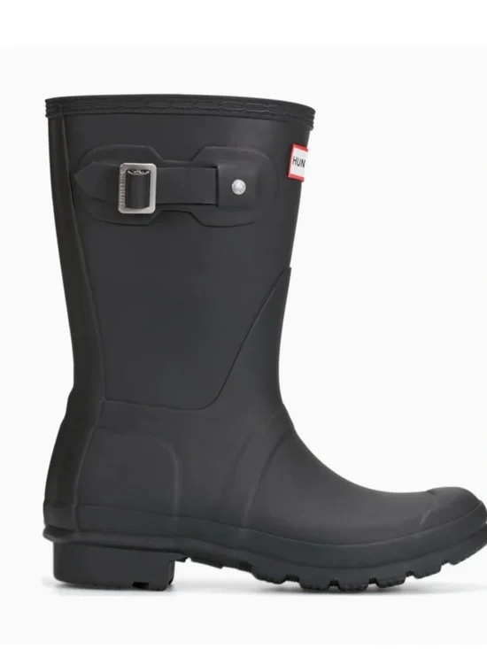 Hunter Women's Original Short Rain Boots in black size 7