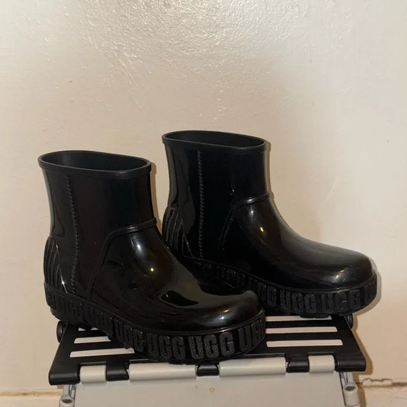 UGG Black Drizlita Rain Boots