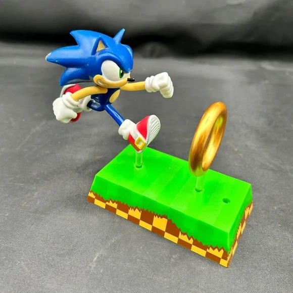 Sonic The‎ Hedgehog Plastic Ring Display Figure Loot Crate Sega Running Lootbox