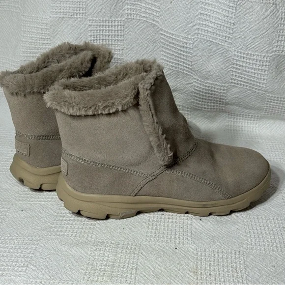 Skechers Goga Mat GOWalk Women's Size 8 US Taupe Suede Faux Fur‎ Boots