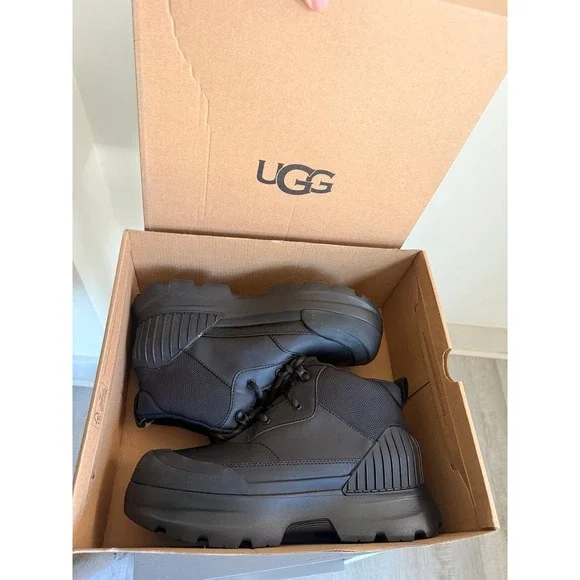 New in box Womens UGG Neumel X Hybrid‎ Boot - Black waterproof 9