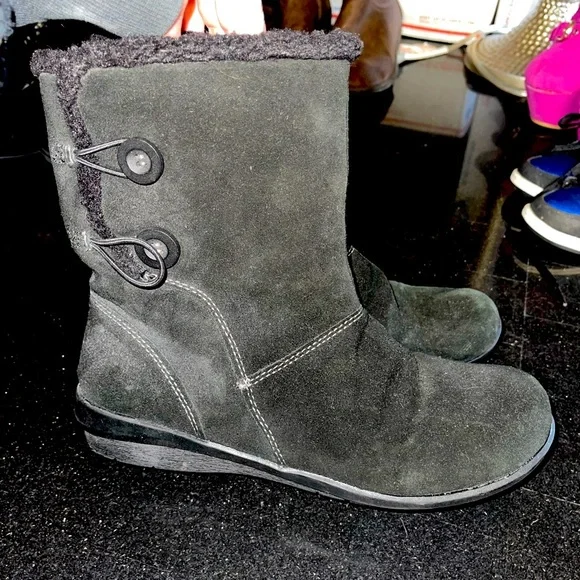 Clarks Anna Curly Ankle Boots