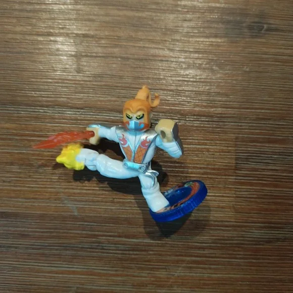 2021 Legends Of Akedo - Powerstorm Series‎ - Legendary FIREFOOT WHITE WRAITH