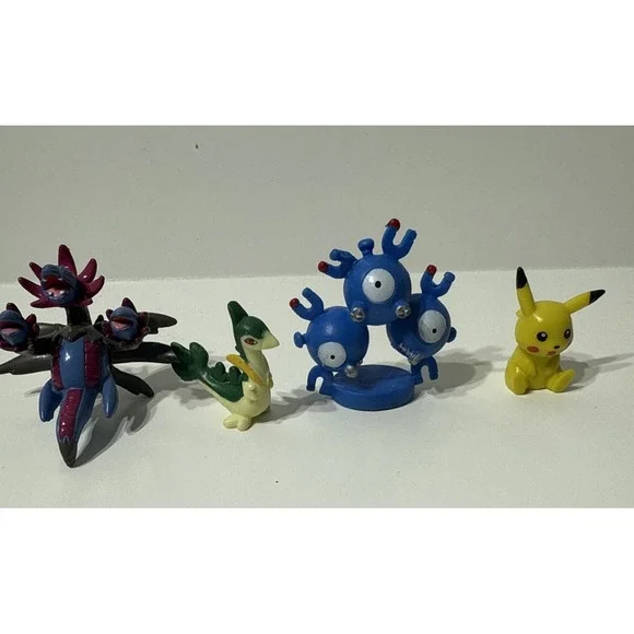 Pokemon LOT  Of 4 Micro‎ Mini Toy Figures Magneton Pikachu Hydreigon Servine