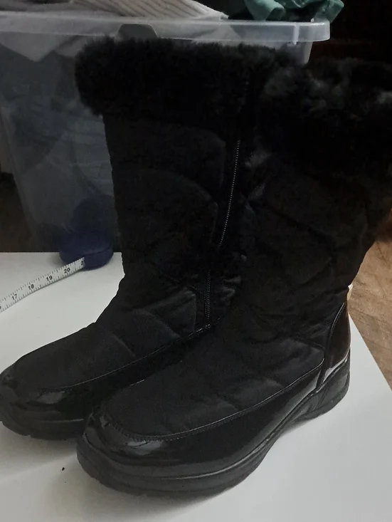Macy's Black Quilted Faux-Fur Winter Boots