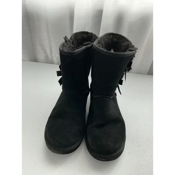 Koolaburra Black‎ Suede Sheepskin Lined Boots with Bow Detail Women's Size US 8