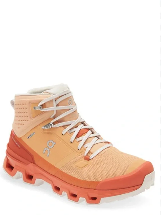 ON W CLOUDROCK 2 hiking  WATERPROOF  Copper/ Flare  size 9.5 gently used