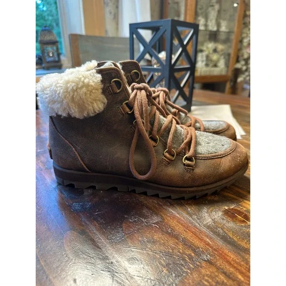 Sorel Harlow Lace Cozy Boots Burro Light Grey Womens 8.5 Leather & Shearling