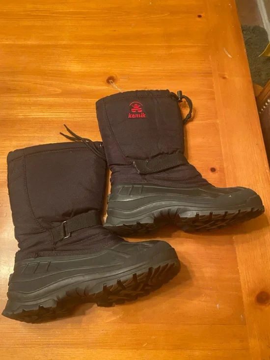 KAMIK Women's Medium Snow Boots size 8 black