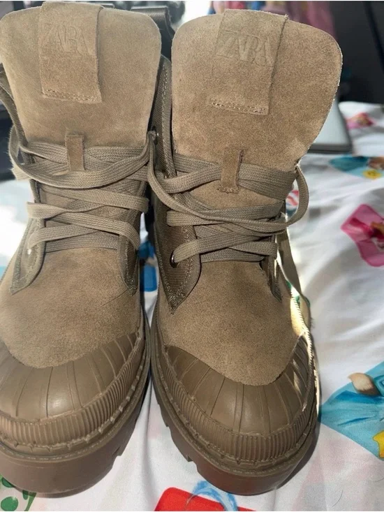 Zara Chunky Lace-Up Suede Boots in Olive Green Size 8 Women