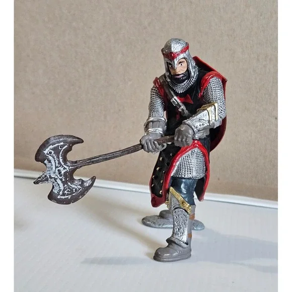 Schleich 2012 Knight with Battle Axe Dragon Shield‎ Medieval Figure