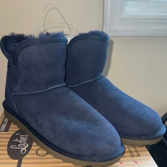 Kirkland Signature Navy Shearling Boots