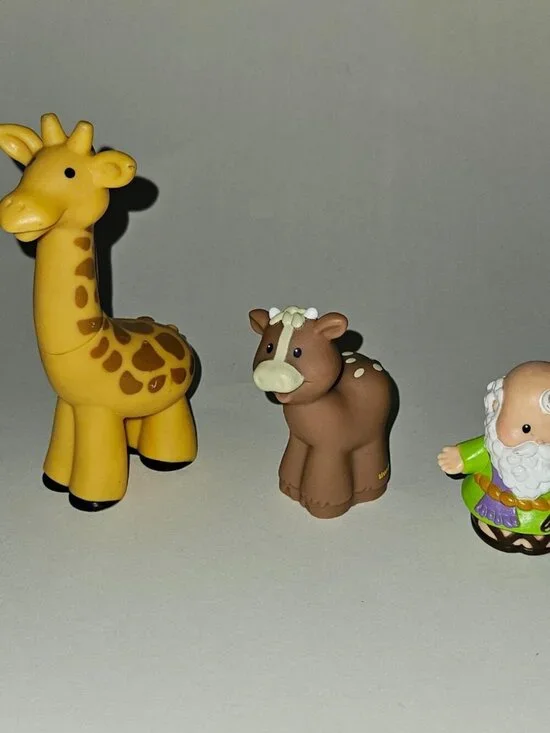 Fisher Price Little People Figure Lot Noah Animals Cow Giraffe READ Bible Zoo