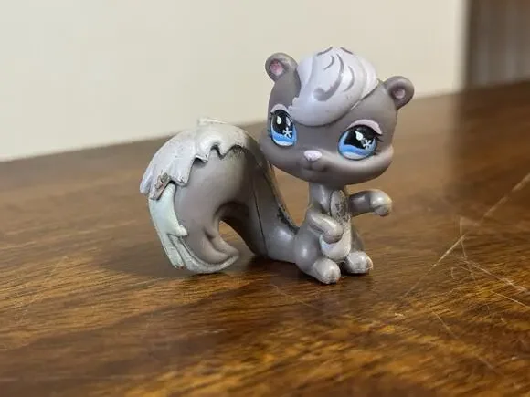LPS 484 Gray Purple Squirrel - Guaranteed Authentic