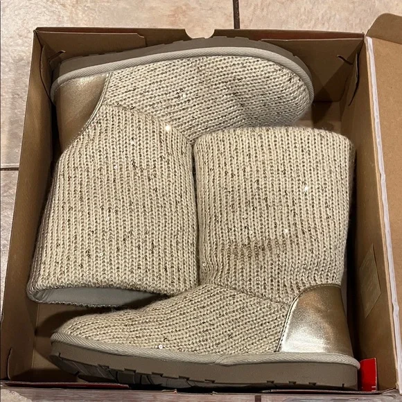 Arizona Jean Company Cream/Gold Sparkle Knit Women's Boots