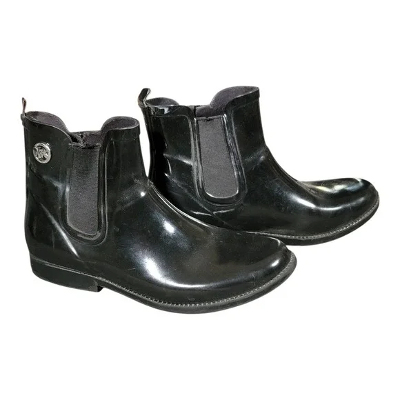 Michael Kors Chelsea Black Rubber Pull-On Chic Ankle Booties Fall Winter‎ Style