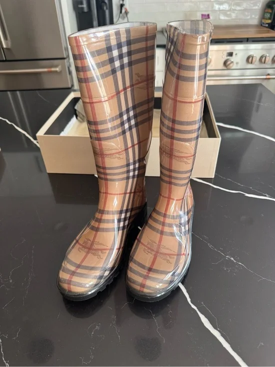 Burberry Beige Plaid Tall Rain Boots with Black‎ Sole
