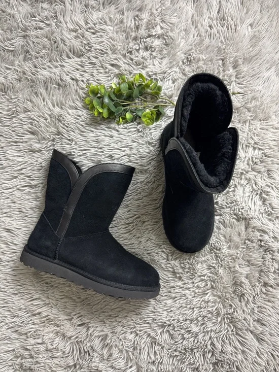 UGG Black Classic Short Lunara Bootie size 8