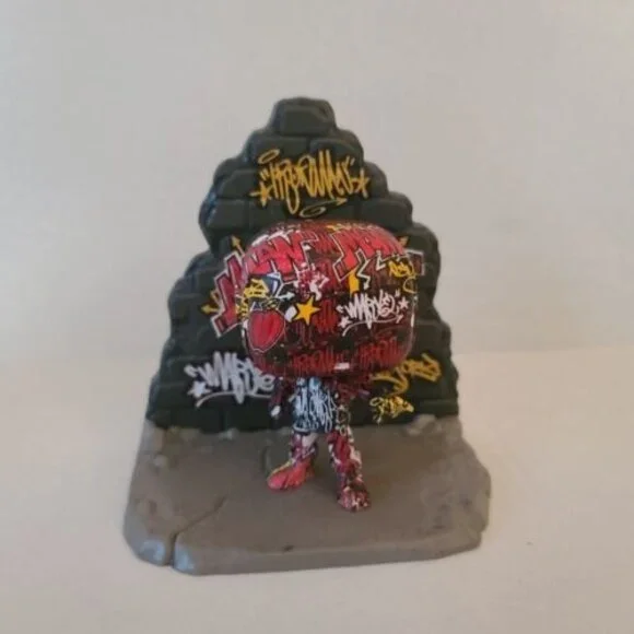 Funko Pop Iron Man #753 Deluxe Street Art Collection GameStop Exclusive Loose