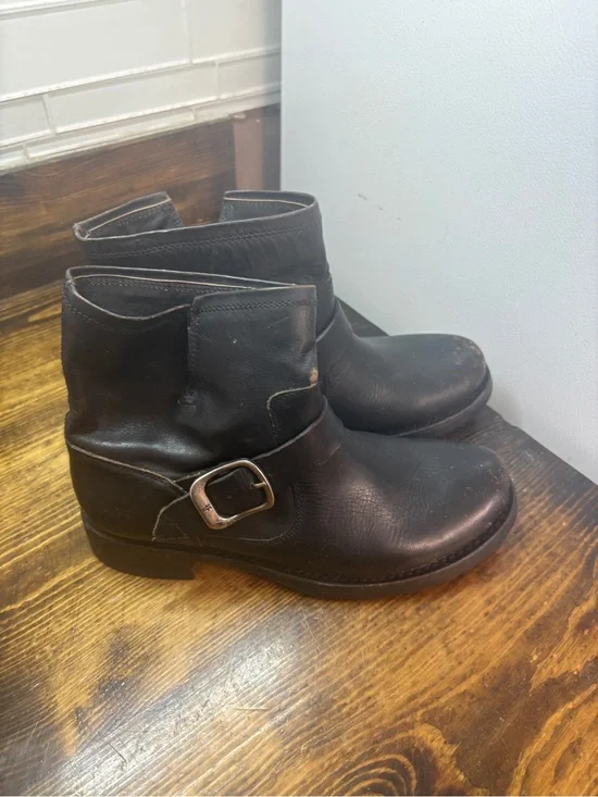 Frye Black Veronica Boots Size women 7