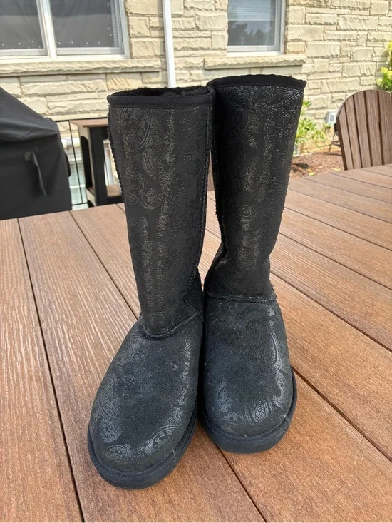 Women's UGG Black Paisley Tall Winter Boots - Cozy Everyday Wear Sz 8 Never Worn