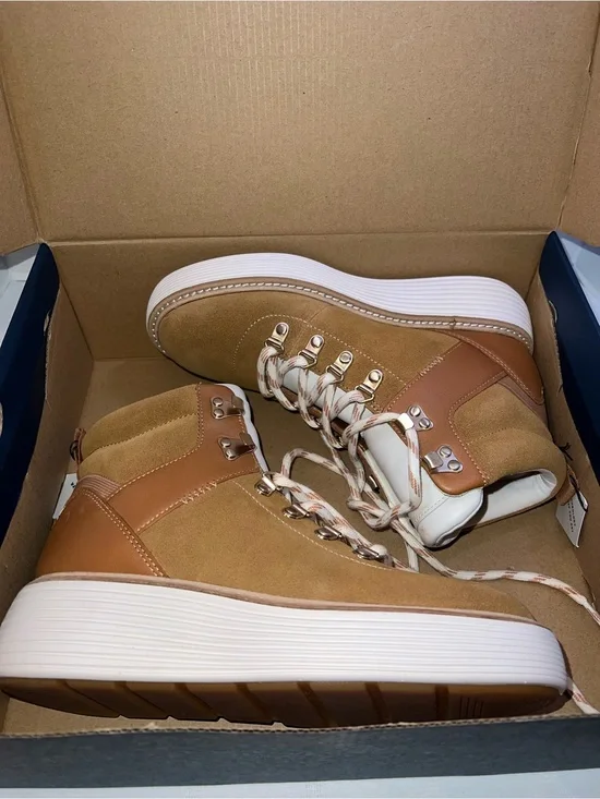 🥾🥾🥾Cole Haan Womens OG Max Platform Hiker Waterproof Boots  SZ 6B