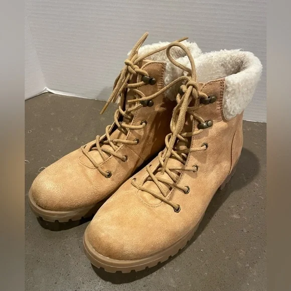 Cliffs by WHITE MOUNTAIN Tan Winter Boots