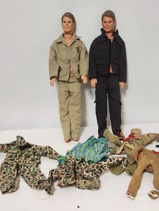 VINTAGE Lot of Camo Military-Clothes Outfits & 2 G.I. Joe Ken Dolls 1968
