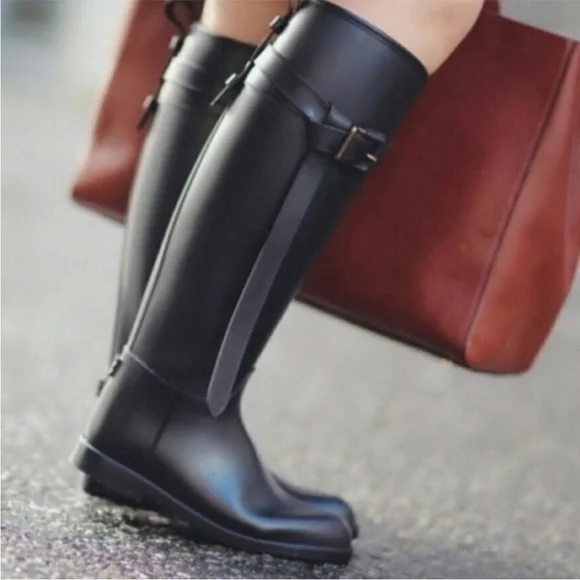 Burberry Riding Rain Boots Roscot in Black Rubber