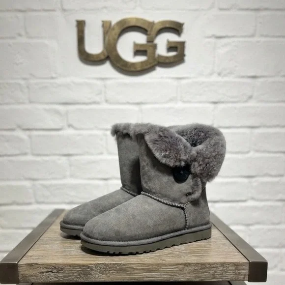 UGG Australia Bailey Button Grey Suede Shearling Boots 5803 Womens 6