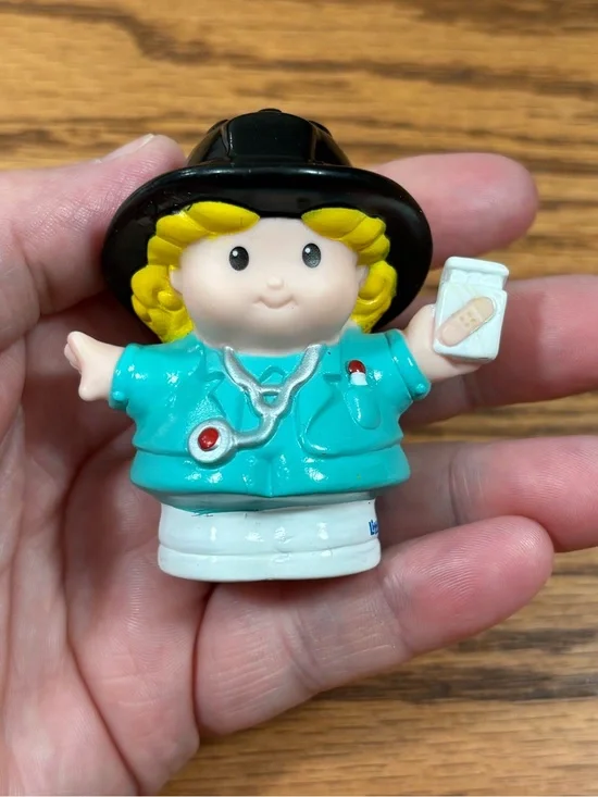 FISHER PRICE Little People Paramedic Cheryl Black Hat Figure Toy 2008 Mattel